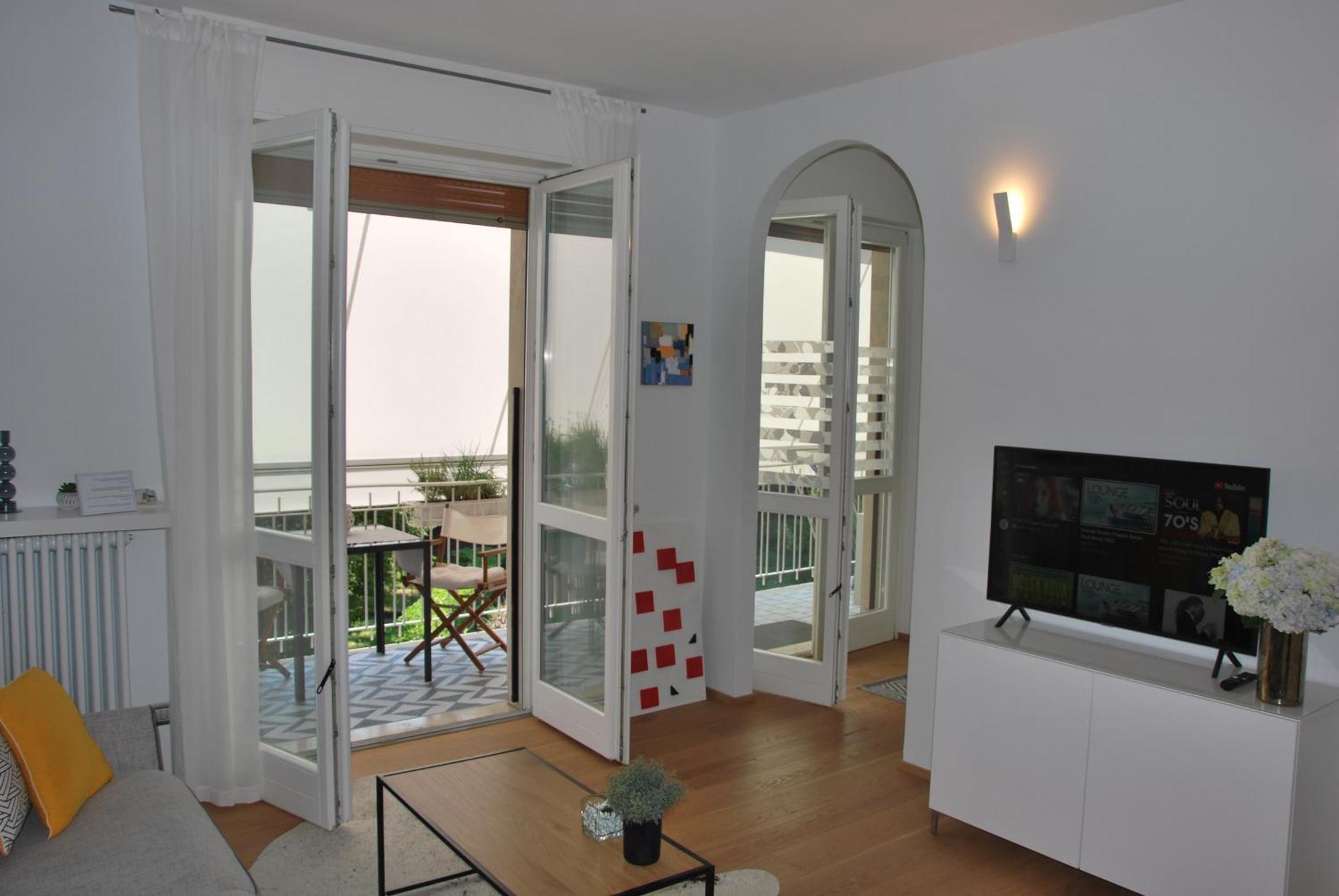 Suite 51 Appartamento Con Terrazzo A 50 Mt Dal Lago - Private Parking (Adults Only) Arona Εξωτερικό φωτογραφία