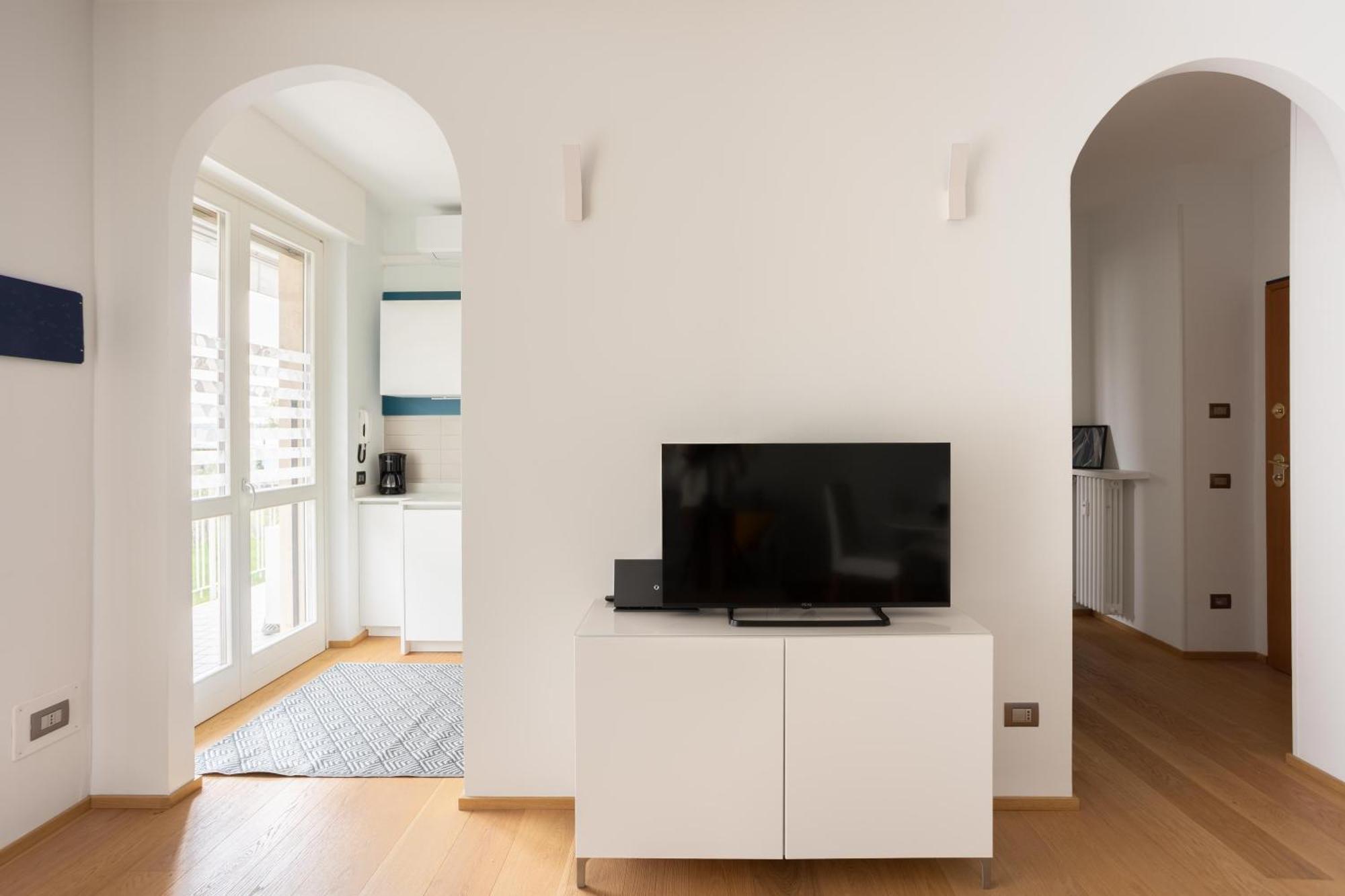 Suite 51 Appartamento Con Terrazzo A 50 Mt Dal Lago - Private Parking (Adults Only) Arona Εξωτερικό φωτογραφία