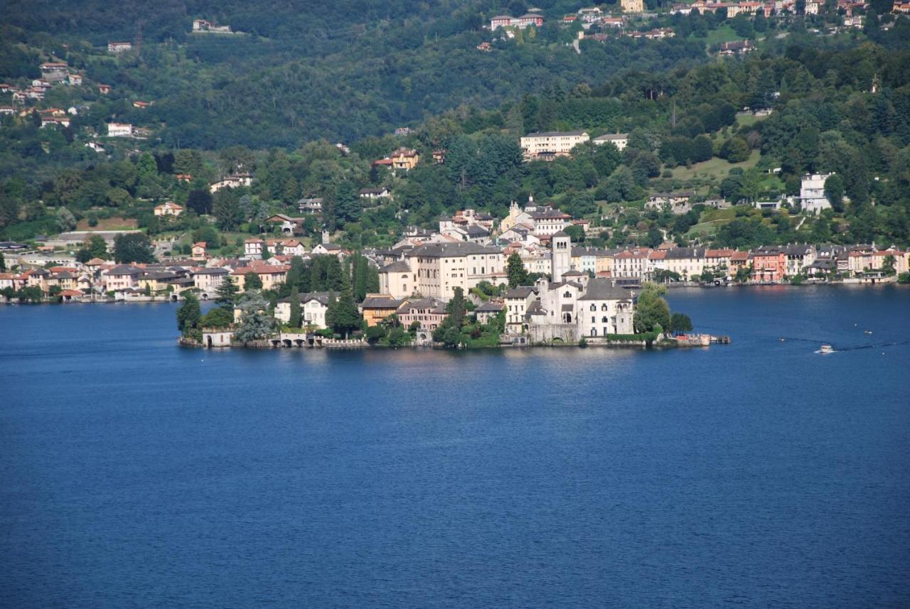 Suite 51 Appartamento Con Terrazzo A 50 Mt Dal Lago - Private Parking (Adults Only) Arona Εξωτερικό φωτογραφία